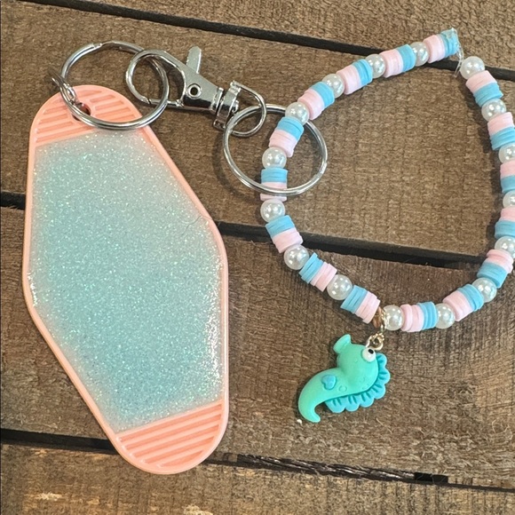 Pink Keychain and Beaded Bracelet Set - Picture 2 of 2